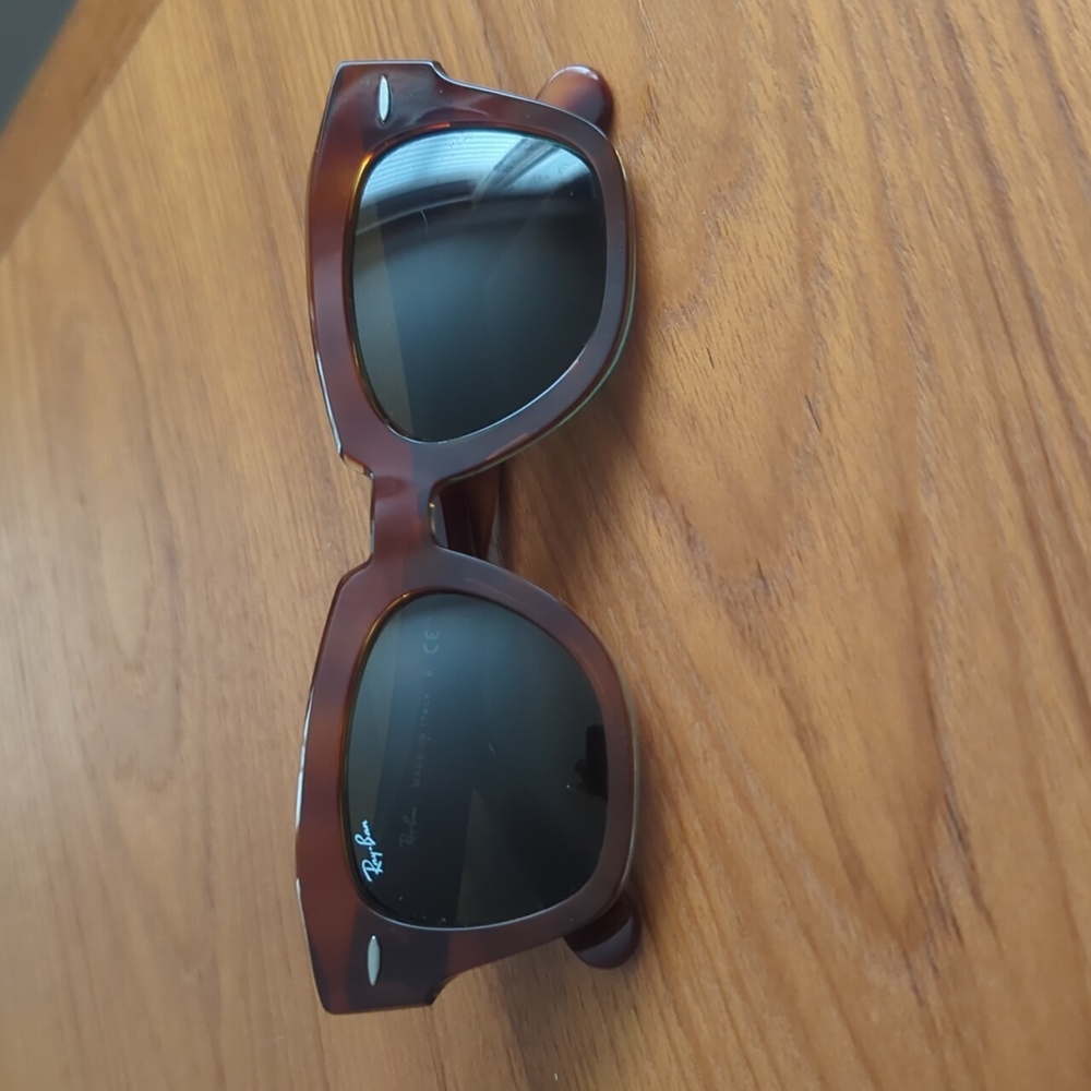 Ray-Ban
